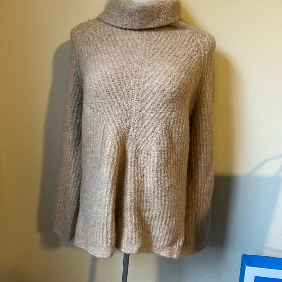 Theory Women's Brushed Wool-Camel-Blend Moving Rib Turtleneck, size large, $595 - Picture 2 of 5
